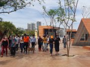 Alcaldía socializa reubicación de artesanos en módulos de la Bahía