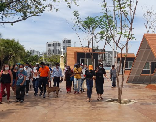 Alcaldía socializa reubicación de artesanos en módulos de la Bahía