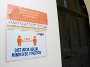 Instalan señalética para personas con limitaciones visuales