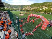 Alcaldesa Virna Johnson le cumplió a Gaira con su nueva cancha de fútbol