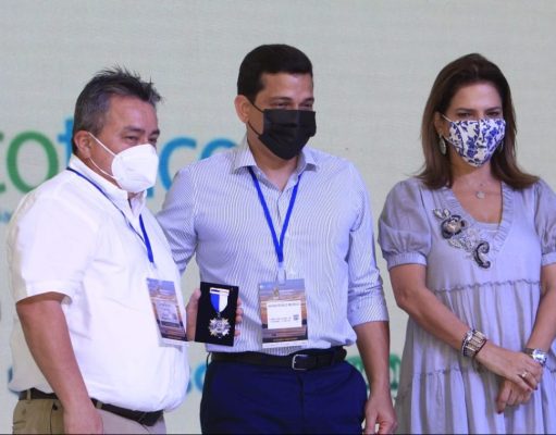 Presidente ejecutivo de Cotelco recibe ‘Medalla al Mérito’
