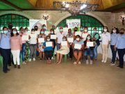 Fundación Banasan y Frutesa empoderan a líderes de Guachaca