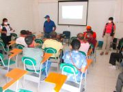 Alcaldía capacitó en manipulación de alimentos a vendedores de la Plazoleta de Jugos del Camellón