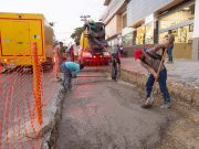 Avanza en un 85% la reposición de placas de pavimento en el Distrito