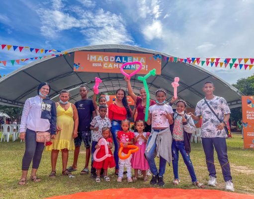 El Retén /Los Niños felices en la Feria de la Equidad