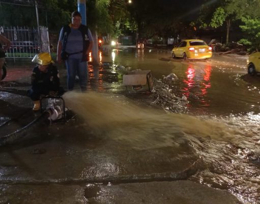 Alcaldía atiende emergencia por lluvias en Santa Marta