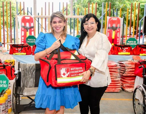 Alcaldía dota a 70 instituciones educativas con elementos para atención y prevención del riesgo