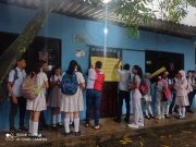 Santana/ Estudiantes protestan contra el Gobernador