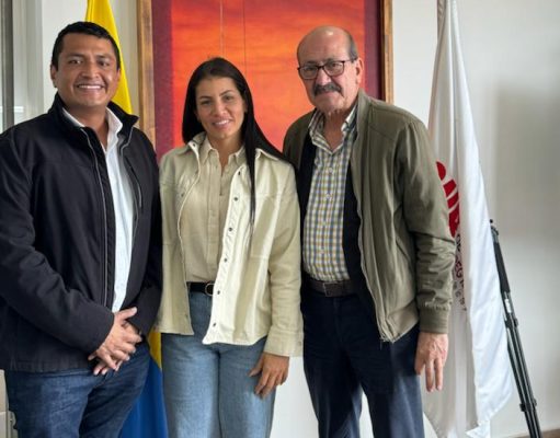 El Banco/ Alcalde suscribe convenio con Supernotariado para beneficiar a 7.000 familias