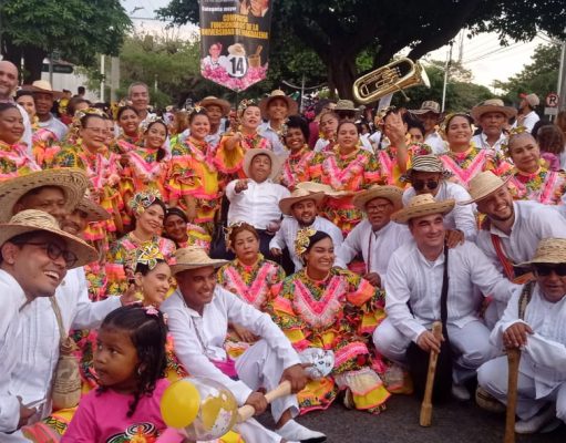 Comparsa de funcionarios de UNIMAGDALENA, fue ovacionada en el Festival Vallenato