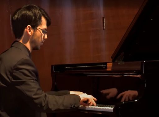 Teatro Cajamag presenta la temporada nacional de conciertos con Simón Vlásov