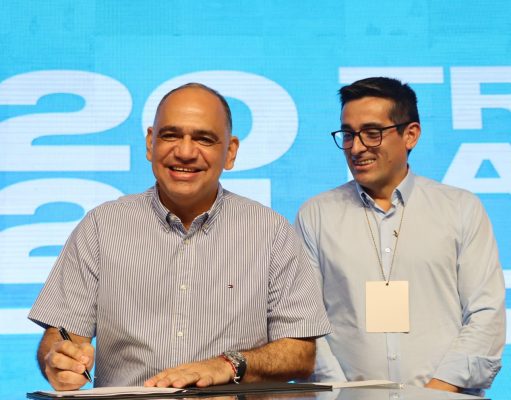 450 mil dólares es el aporte del convenio que firmó el alcalde Carlos Pinedo con la CAF