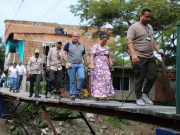Alcalde Pinedo inicia construcción del puente peatonal en Villa Leidy