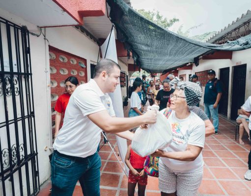 Estudiantes de UNIMAGDALENA entregaron ayudas a damnificados en San Fernando y Nacho Vives
