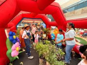 Niños vivieron una experiencia mágica entre mariposas en la plazoleta del Teatro Cajamag