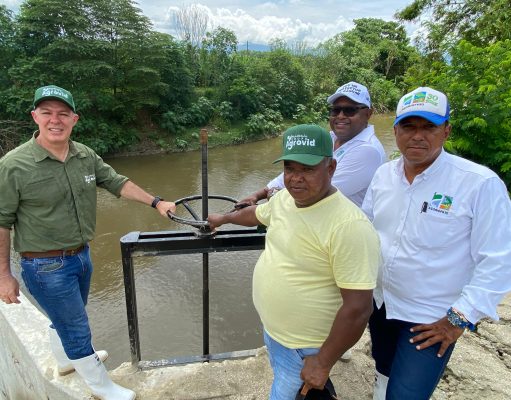 CORPAMAG y AGROVID entregan compuerta en el río Frío para recuperar canal de riego