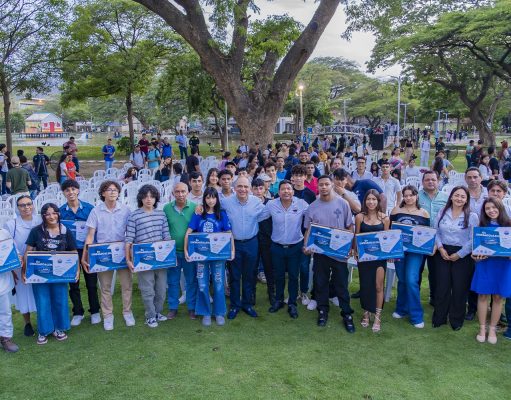 UNIMAGDALENA entregó 181 computadores a beneficiarios de Talento Santa Marta