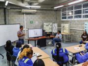 50 mujeres se forman como técnicas electricistas en el programa “Mujeres que Transforman 2025”