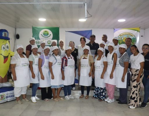 Banasan y Cooperativas Bananeras lideran proyecto para beneficio de Madres cabeza de hogar