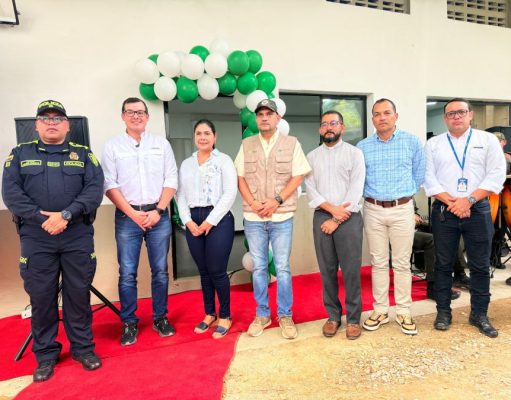 ASBAMA y comercializadoras bananeras entregan subestación de Policía en Río Frío