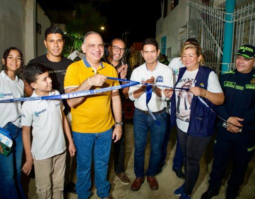 Alcalde Pinedo pone en marcha pavimentación de 6 calles en Gaira