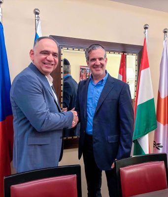 Carlos Pinedo Cuello fortalece la globalización de Santa Marta en Encuentro de Alcaldes en Israel