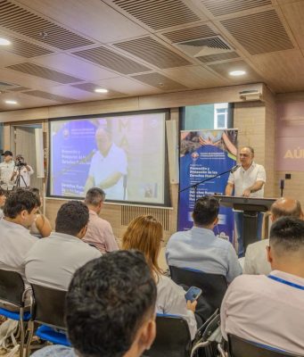 Desde el Congreso Internacional de Derechos Humanos, alcalde Pinedo exhorta a actores armados dar muestras de paz
