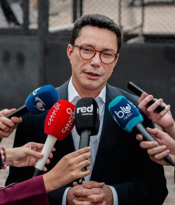 “Nuestro progresismo es coherente, mientras Petro divide a la izquierda al aliarse con Centro Democrático y Cambio Radical”: Caicedo