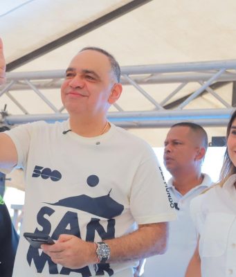 Alcalde Carlos Pinedo Cuello anuncia pavimentación de vías en el barrio Juan XXIII