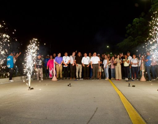 Alcalde Carlos Pinedo entregó vía de acceso al Aeropuerto Simón Bolívar