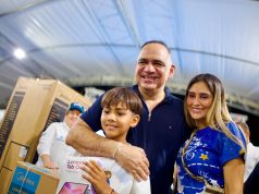 Alcaldía entregó juguetes y regalos a familias del barrio Diecisiete de Diciembre