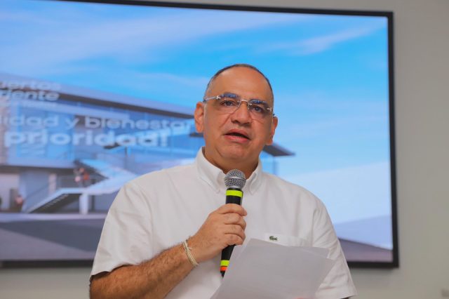 ALCALDE CARLOS PINEDO CUELLO