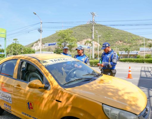 Alcaldía expide nuevos decretos de movilidad y actualiza tarifas del servicio de taxi