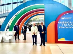 Alcalde cumple agenda internacional en Foro Económico de la CAF