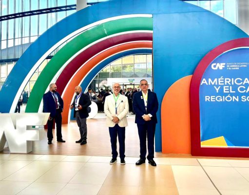 Alcalde cumple agenda internacional en Foro Económico de la CAF