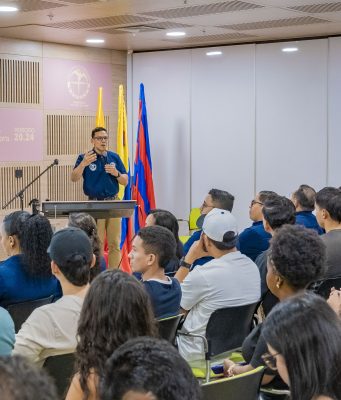 Facultad de Ciencias Empresariales y Económicas consolida su ruta hacia la excelencia académica