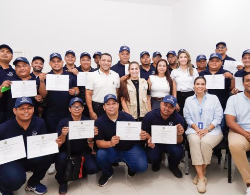 Alianza SENA-SETP certificó a 22 conductores de buses en competencias