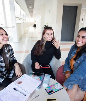 El ICETEX y la UNIR abren convocatoria de becas de hasta el 100 % para maestrías virtuales