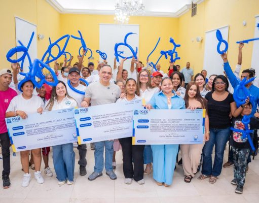 Alcalde Carlos Pinedo dignifica a los recicladores con inversión de más de $1.300 millones