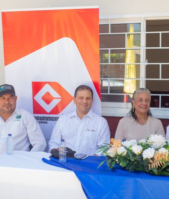 Zona Bananera/ Drummond y Fenoco entregan nuevas aulas escolares en Guamachito