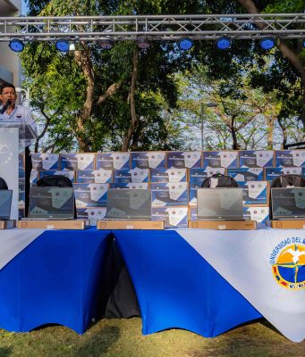 Rector Pablo Vera entregó 378 computadores a estudiantes Talento Magdalena y Talento Santa Marta