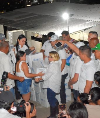 Gobernación entregó ayudas humanitarias a damnificados del ‘frente frío’ en Gaira