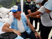 Alcalde Carlos Pinedo gestiona 9 mil dosis de vacunas para combatir el dengue
