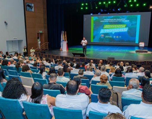 Rector Pablo Vera lideró rendición de cuentas y diálogo con docentes en Bienvenida 2026-I