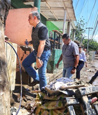 Alcaldía reubicará 3 familias de Villa U sector Malvinas, ubicadas en zona de alto riesgo