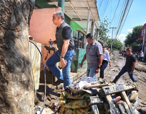 Alcaldía reubicará 3 familias de Villa U sector Malvinas, ubicadas en zona de alto riesgo