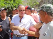 Gobierno de Pinedo lleva materiales de construcción a damnificados en Villa Betel