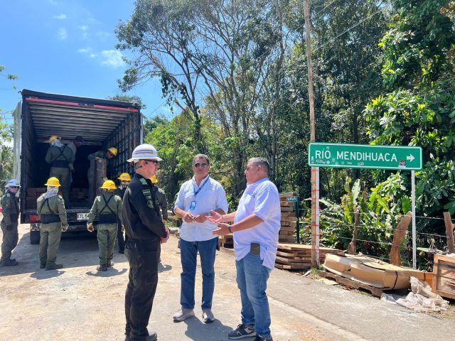 Alcaldía de Santa Marta supervisa montaje del puente militar en Mendihuaca
