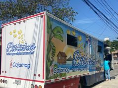 El bibliobús de Cajamag pone a rodar los libros y la imaginación por Santa Marta