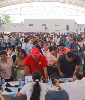 Administración de Carlos Pinedo abre más de 1.000 oportunidades laborales para los samarios